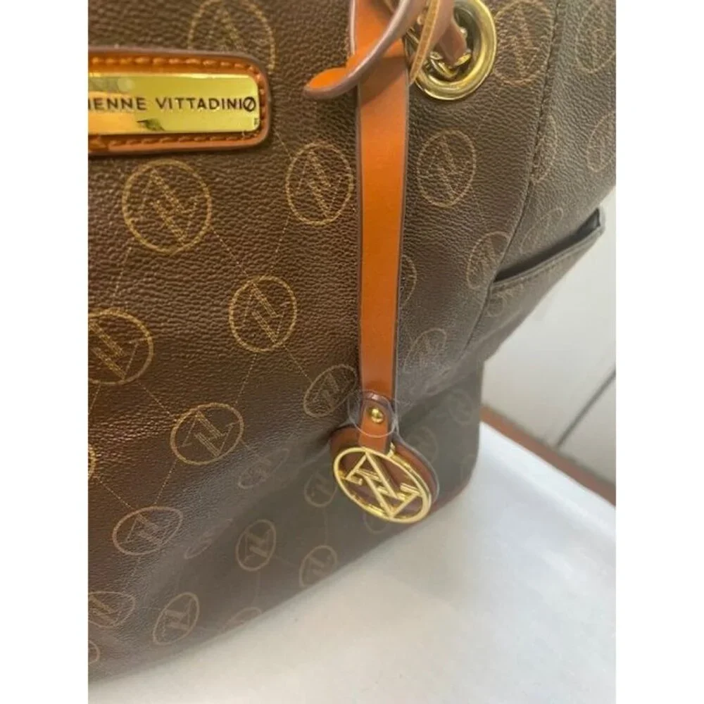 Power Look, Smart Price – Adrienne Vittadini Geo-Chic Tote - Picture 4 of 9